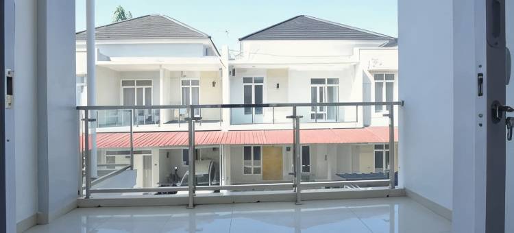 红多兹酒店近阿伦阿伦芝拉扎(RedDoorz near Alun Alun Cilacap)图片