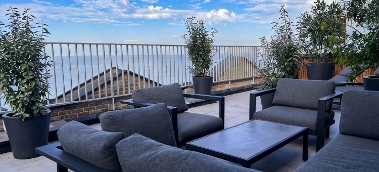 赫利俄斯酒店(Beach Hotel Helios by CW Hotel Collection)图片