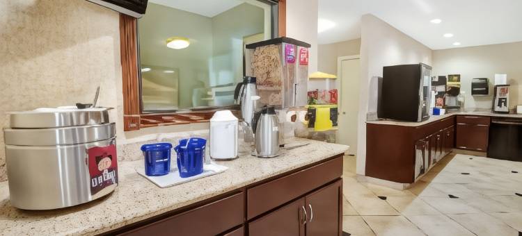 阿尔伯克基西部温德姆戴斯套房酒店(Days Inn & Suites by Wyndham Albuquerque West)图片