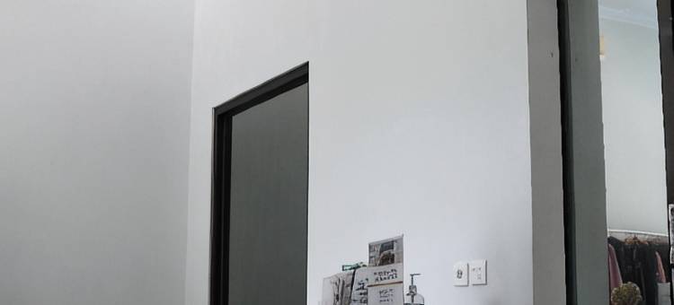 RedDoorz Plus Syariah at Umyas Hotel Near Terminal Anjuk Ladang Nganjuk图片