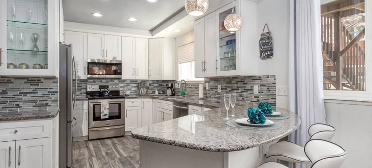 Lovely 2BA King Beds+2 Car Garage. Hidden Gem-Walk>Shops & Dining!图片