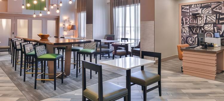 品质酒店及套房-阿尔图纳-得梅因(Quality Inn & Suites Altoona - des Moines)图片