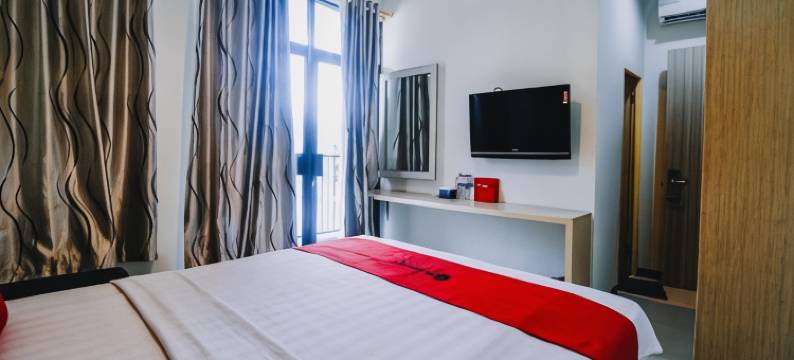 红多兹Plus酒店-近苏丹哈桑丁机场(RedDoorz Plus Near Sultan Hasanuddin Airport)图片