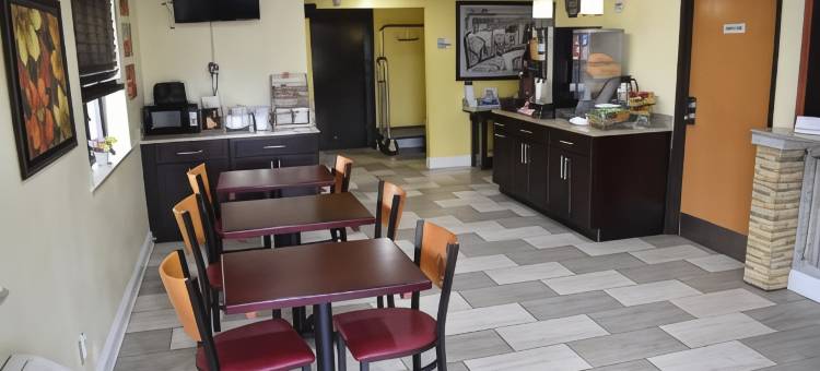 纽波特纽斯-杰斐逊大道速8酒店(Super 8 by Wyndham Newport News/Jefferson Ave.)图片