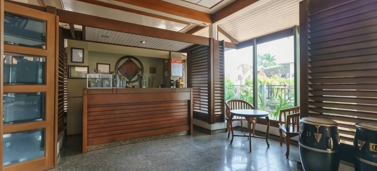 红多兹酒店-近邦加槟城特朗斯玛特(RedDoorz Near Transmart Pangkal Pinang)图片