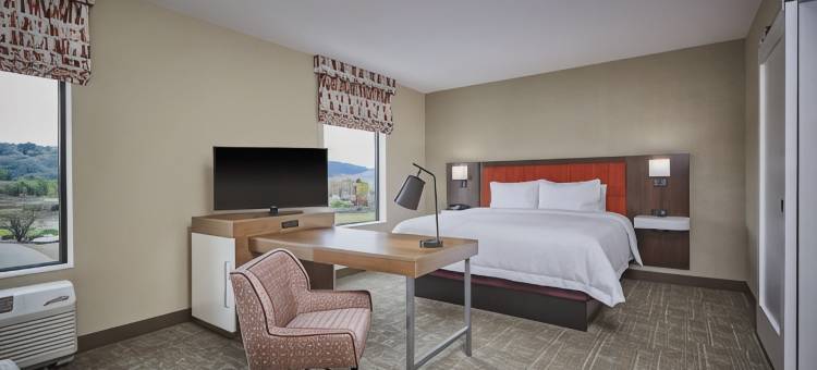 罗斯堡欢朋套房酒店(Hampton Inn & Suites Roseburg)图片