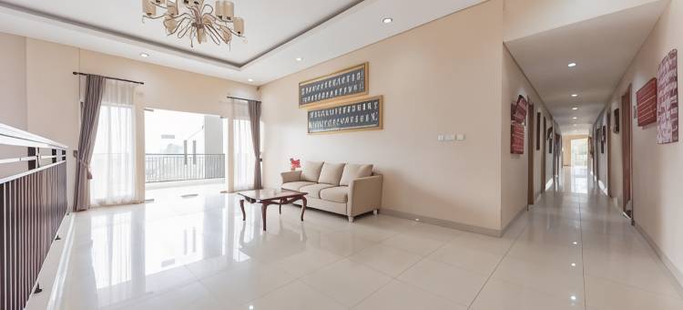 红多兹高级酒店@格里亚因科帕布里西萨鲁阿彭卡克(RedDoorz Premium @ Griya Inkoppabri Cisarua Puncak)图片