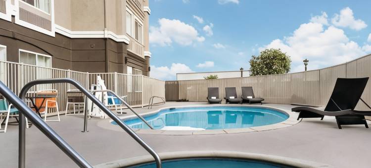 维克托维尔希斯皮里亚拉昆塔温德姆套房酒店(La Quinta Inn & Suites by Wyndham Hesperia Victorville)图片