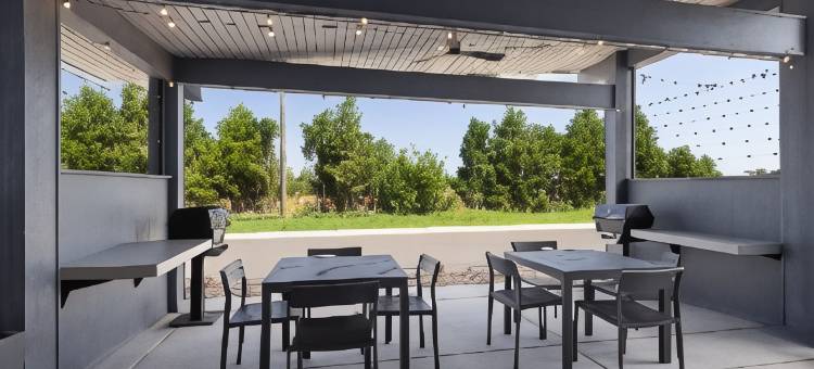 麦克弗森烛林套房酒店(Candlewood Suites Mcpherson)图片