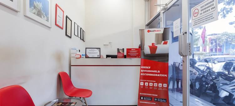 红多兹酒店@唐格朗斯特拉拉亚大道花园(RedDoorz @ Garden Boulevard Citra Raya Tangerang)图片