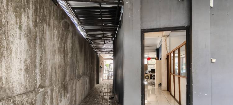 BC Inn near Senggigi Harbour RedPartner图片