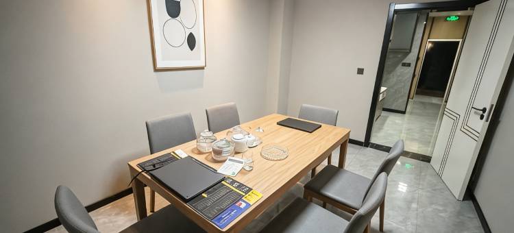 安丘致青春精品主题酒店图片