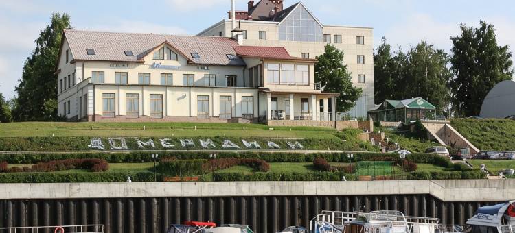 第40经线游艇俱乐部(40th Meridian Yacht Club)图片