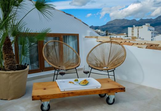 Moona Hostal Altea Hotel Overview
