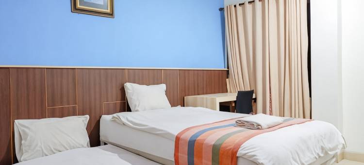 Pineapple Mansion Solo Mitra RedDoorz Near RS Jih Solo图片