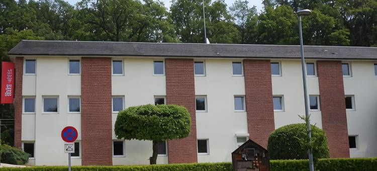 宜必思富尔米酒店(Ibis Fourmies)图片