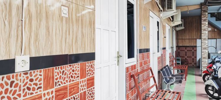 Queen Asri Mitra RedDoorz图片