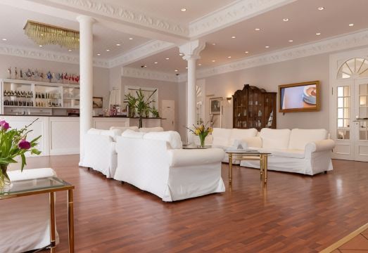 Hotel Commodore Hotel Overview