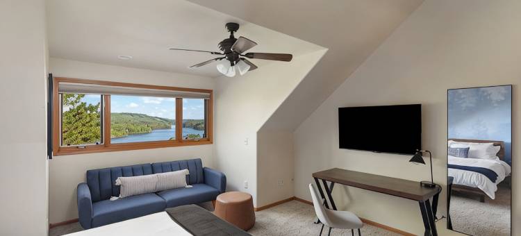 Sleeps 20-Lake Views-Ski-Golf-Game Room-Arcades-Sauna-Jacuzzi-Playground-Firepit图片
