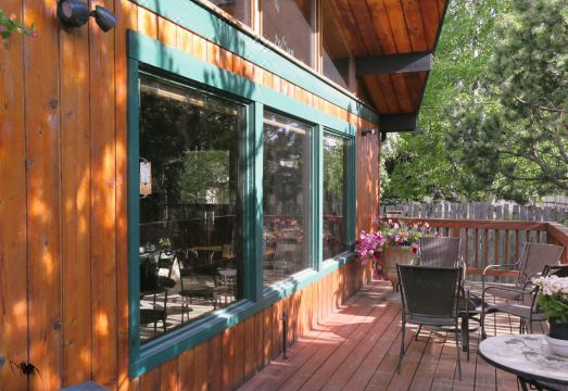 Jewel Lake Bed and Breakfast Hotel Overview