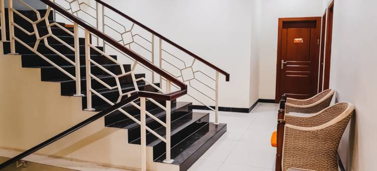 RedDoorz Plus @ Grand City Inn Makassar图片