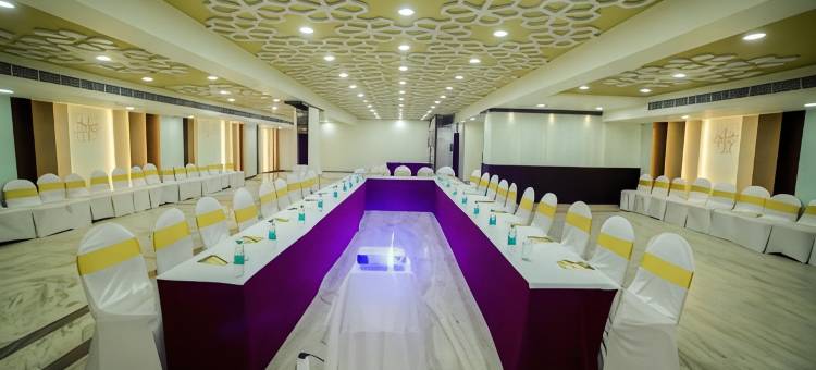 提鲁帕提拉吉公园酒店(Raj Park- Hill View)图片