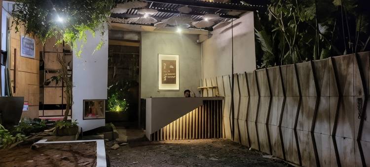 布罗莫BnB背包客快乐之家(Happy House Bnb Bromo Backpacker)图片