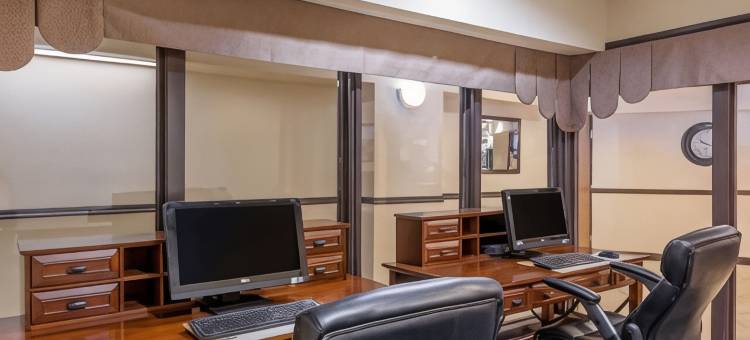 布里奇波特戴斯套房酒店-克拉克斯堡(Days Inn & Suites by Wyndham Bridgeport - Clarksburg)图片