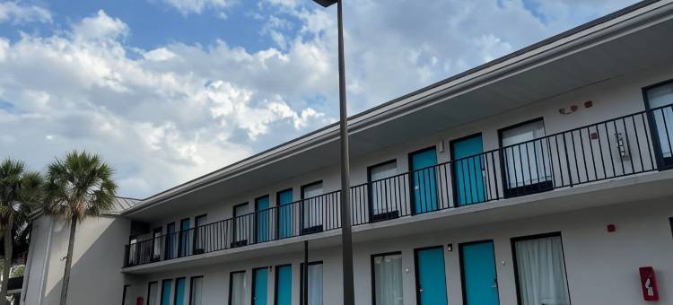 克拉丽奥酒店及套房-基西米-南布埃纳维斯塔湖(Clarion Inn & Suites Kissimmee-Lake Buena Vista South)图片