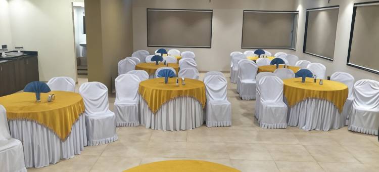 肖拉普尔凯里亚德酒店-OTHPL(Kyriad Hotel Solapur by Othpl)图片