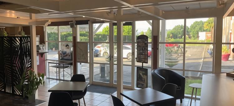 莱斯卡尔快捷酒店(Brit Hotel Essentiel Pau Lescar)图片