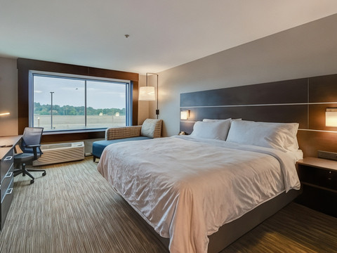 尤宁城智选假日套房酒店