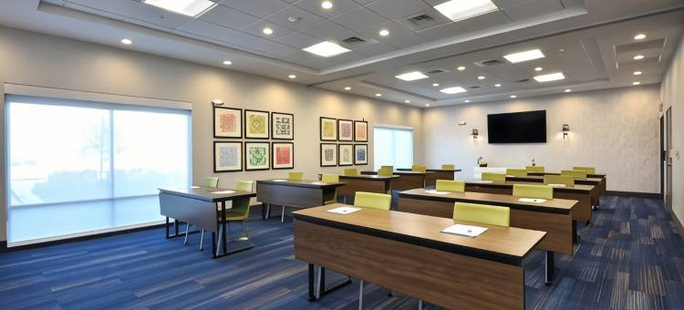 智选假日酒店及套房 - 伍德兰兹地区(Holiday Inn Express & Suites Spring - Woodlands Area)图片