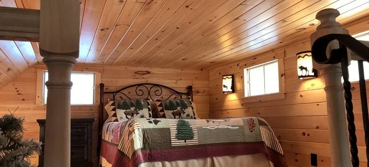 新罕布什尔皮茨堡村温馨木屋 - 直通雪地摩托及全地形车步道(Cozy Cabin in Pittsburg NH Village - DIRECT SNOWMOBILE & ATV TRAIL ACCESS)图片