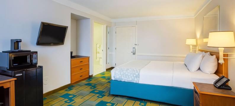 诺福克维吉尼亚海滩拉昆塔温德姆酒店(La Quinta Inn by Wyndham Norfolk Virginia Beach)图片