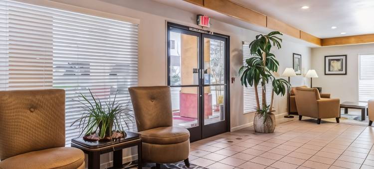 弗雷斯诺近大学凯艺酒店(Quality Inn Fresno Near University)图片