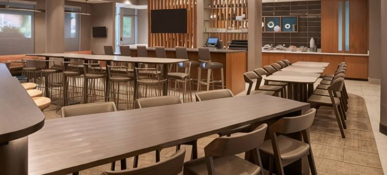 埃斯特罗迈尔斯堡万豪SpringHill Suites酒店(SpringHill Suites Fort Myers Estero)图片