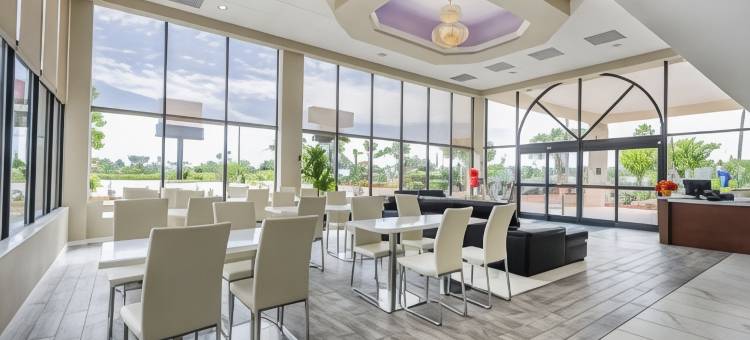 基西米湖畔Quality Inn & Suites(Quality Inn & Suites Kissimmee by the Lake)图片