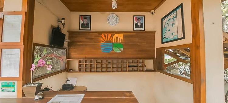 红多兹酒店-皇后港湾海滩2号(RedDoorz @ Pantai Pelabuhan Ratu 2)图片