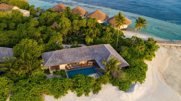 <5天>【馬爾代夫Falhumaafushi】·單酒店+瑞喜敦D島+限時優惠+免費3島遊+網紅打卡棧橋+縱情狂歡無人島+4晚島上+房型可選+迷你無人島拖尾沙灘+一價全含+所有房型都帶泳池+兒童俱樂部+免費浮潛工具+蜜月贈送）