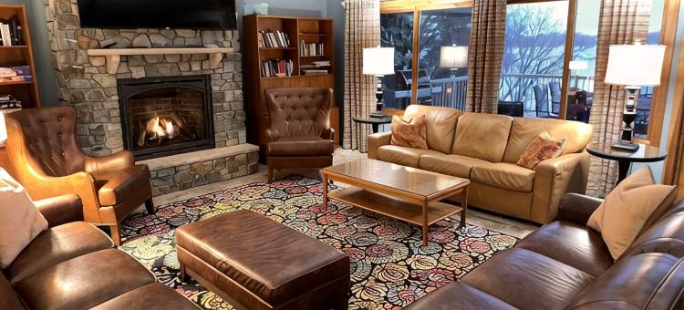 Quiet Luxury Lakefront Retreat w/Pontoon and Dock Included - Alexandria, MN图片
