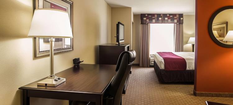 布卢明顿 I-55 及 I-74 舒适套房酒店(Comfort Suites Bloomington I-55 and I-74)图片