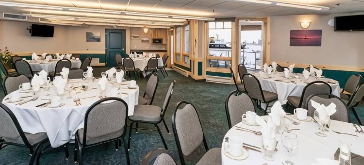 公园岬码头酒店(Park Point Marina Inn)图片