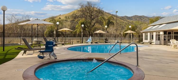 红杉国王峡谷舒适套房酒店(Comfort Inn & Suites Sequoia Kings Canyon)图片