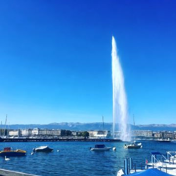 瑞士日内瓦州+苏黎世+少女峰+施皮茨小镇8日7晚私家团