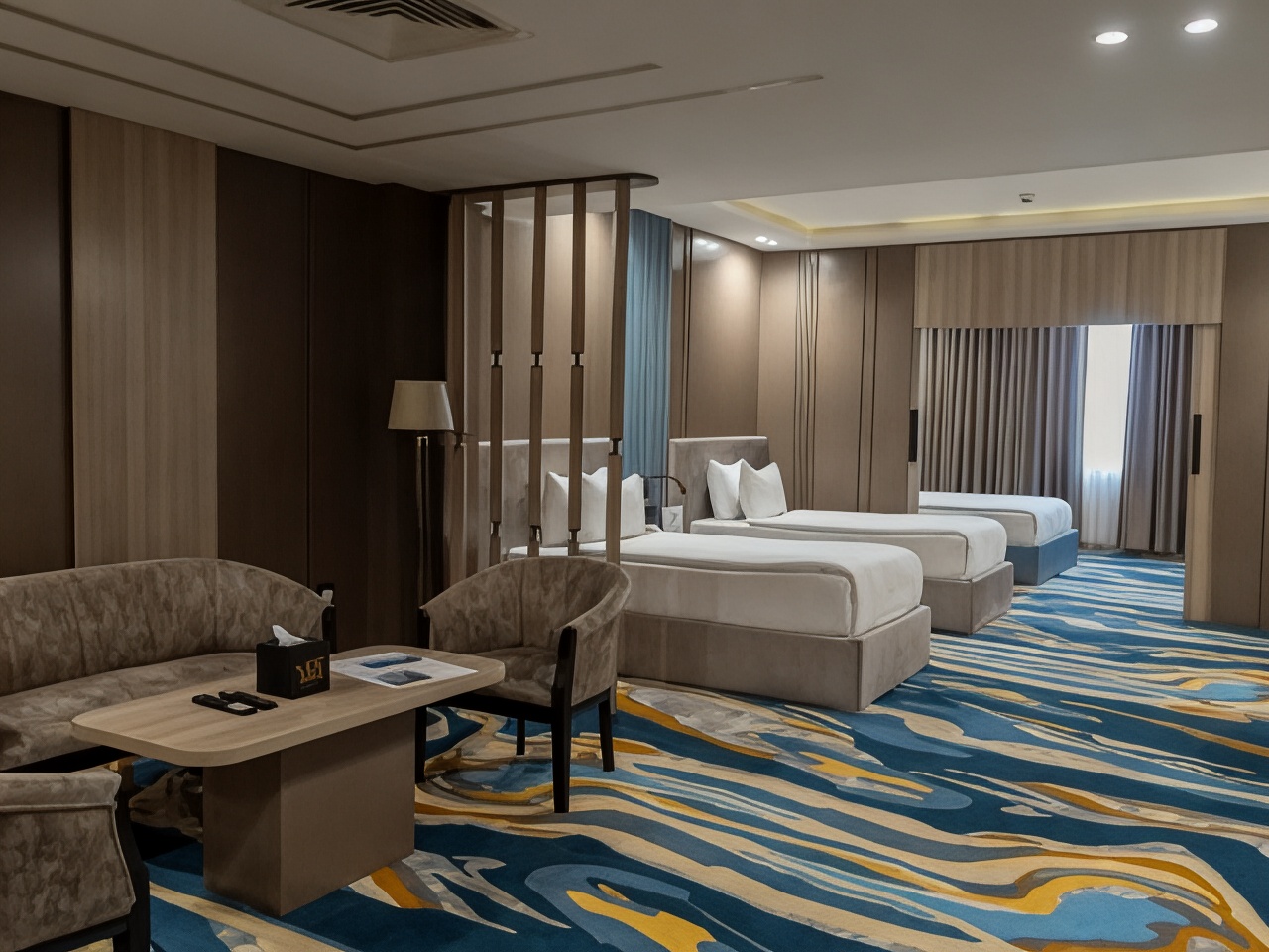 Van Royal Hotel Over view