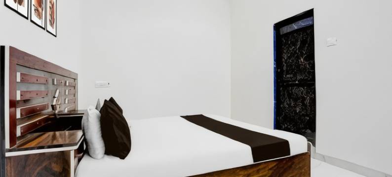 Spot on Radhika Palace图片