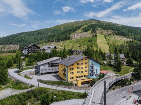 基地山经济型酒店(Basekamp Mountain Budget Hotel)