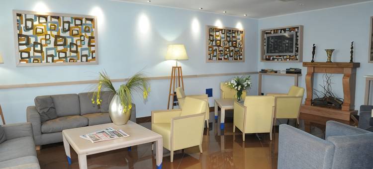 起亚鲁纳酒店(Hotel Chiaraluna)图片