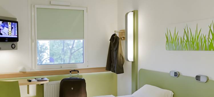 巴黎拉德芳斯库尔布瓦宜必思快捷1号酒店(Ibis Budget Courbevoie Paris la Défense 1)图片